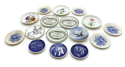 Lot 110 - A collection of various pin dishes