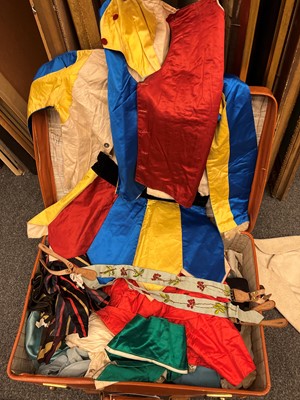 Lot 281 - A collection of children's clothes
