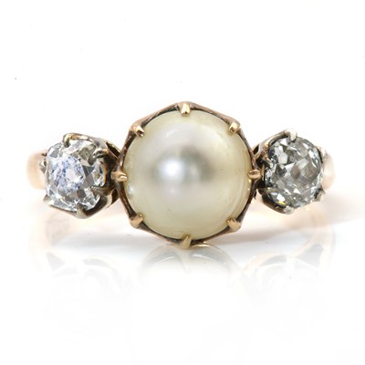 Lot 84 - A late Victorian three stone pearl and diamond ring