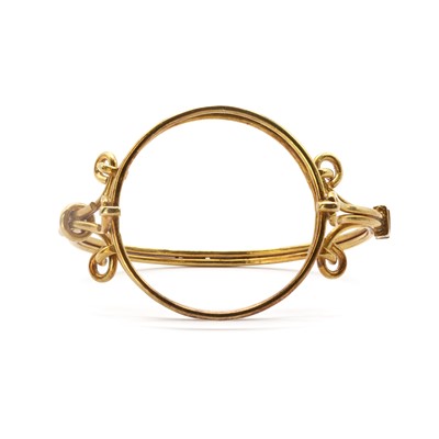 Lot 1513 - A gold wire fob watch bangle