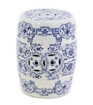 Lot 164 - A Chinese blue and white garden porcelain garden seat