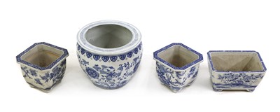 Lot 181 - A group of four Chinese blue and white planters