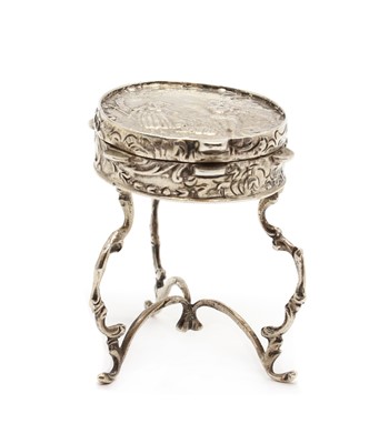 Lot 34 - A novelty silver drum table