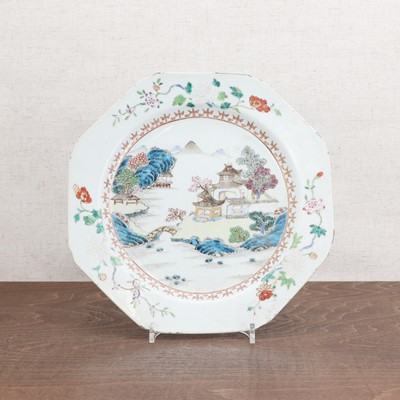 Lot 113 - A Chinese export famille rose plate