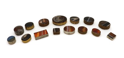 Lot 39 - A collection of agate and hardstone boxes