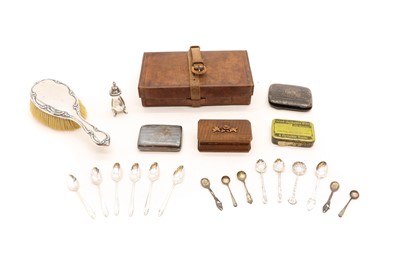Lot 57 - A collection of silver items