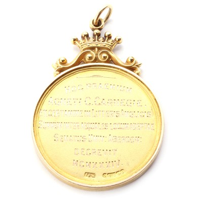 Lot 1063 - A 9ct gold University of Aberdeen 'Seafield Medal'