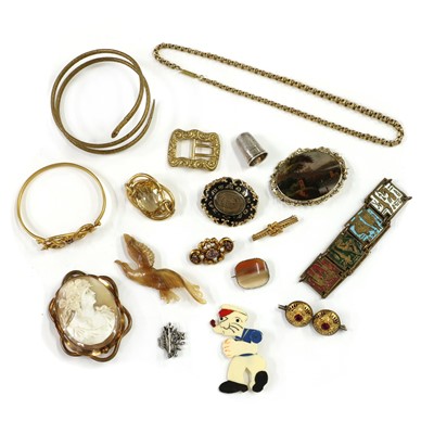 Lot 1569 - A collection of jewellery