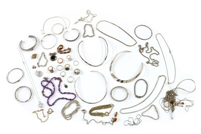 Lot 1570 - A collection of silver jewellery