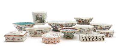 Lot 198 - A collection of Chinese qianjiang enamelled porcelain