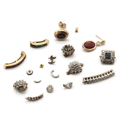 Lot 1580 - A collection of gem set collets