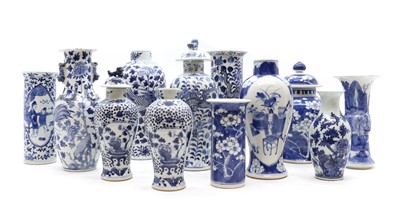 Lot 200 - A collection of Chinese blue and white porcelain