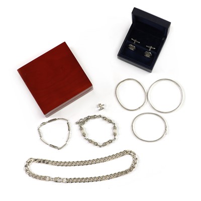 Lot 1568 - A collection of silver jewellery