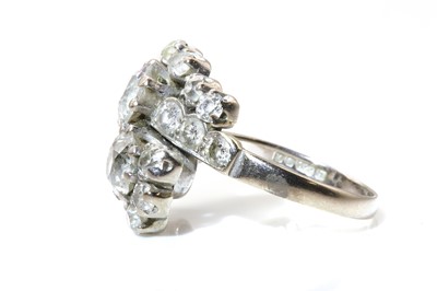 Lot 178 - A diamond crossover ring