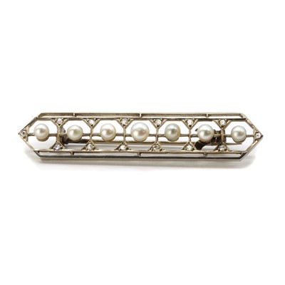 Lot 1052 - A French gold pearl and diamond brooch, c.1910