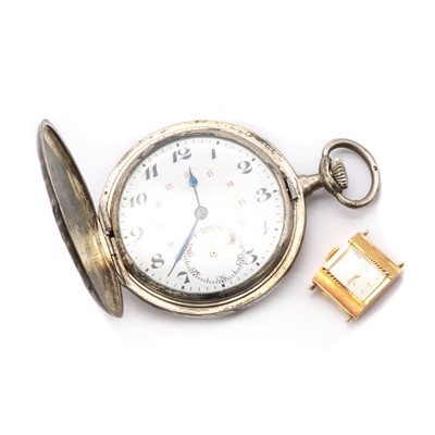 Lot 1402 - A silver niello side wind hunter pocket watch