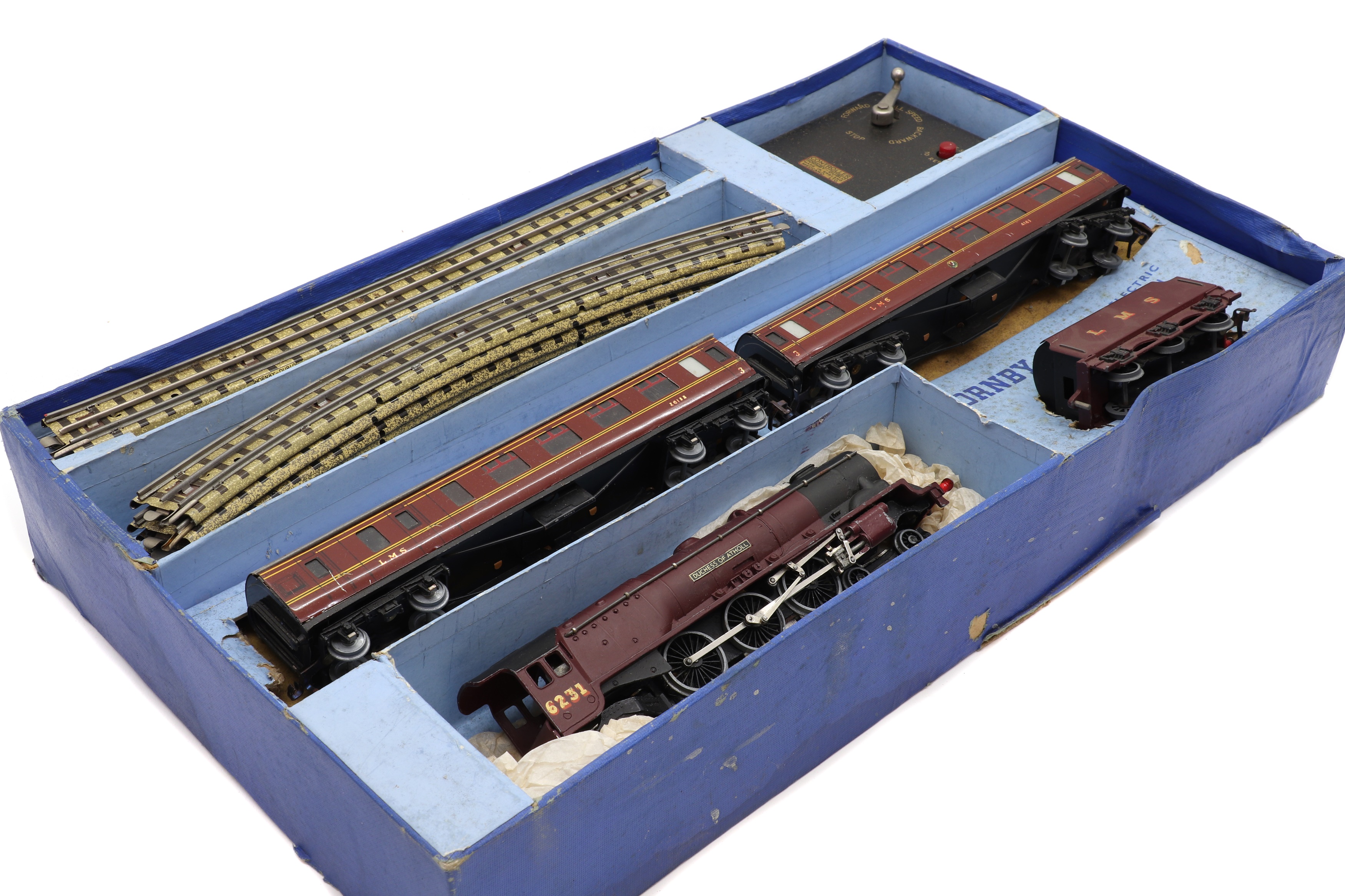 Lot 403 A Hornby Dublo electric train set