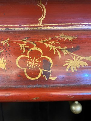 Lot 262 - An export red lacquer and gilt cabinet