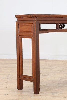 Lot 290 - An hardwood side table