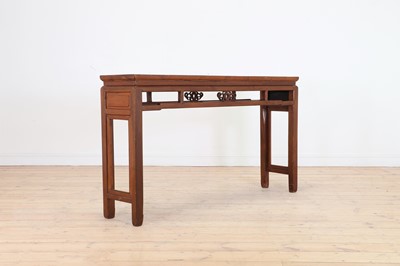 Lot 290 - An hardwood side table