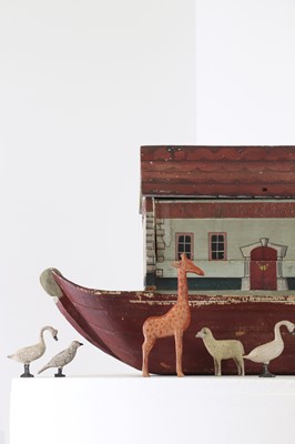 Lot 476 - A painted wood Noah's ark with animals