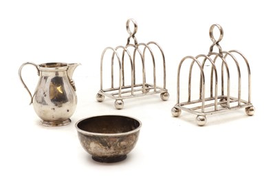 Lot 18 - A pair of silver toast racks