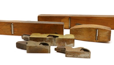 Lot 298 - A collection of woodworking planes