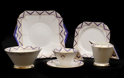 Lot 163 - A Shelley 'Vogue' shape part tea service for six