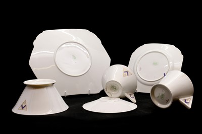 Lot 163 - A Shelley 'Vogue' shape part tea service for six
