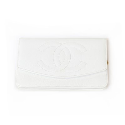 Lot 1481A - A Chanel white leather wallet