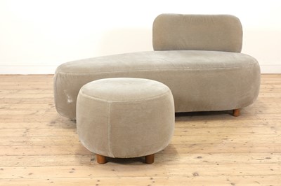Lot 506 - A contemporary chaise