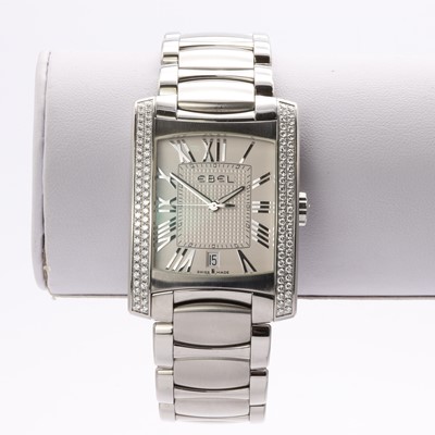 Lot 234 - A stainless steel gentlemen's Ebel quartz bracelet watch