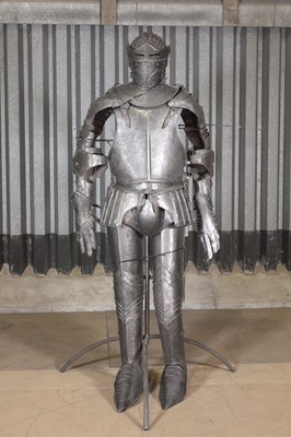 Lot 41 - A replica suit of armour