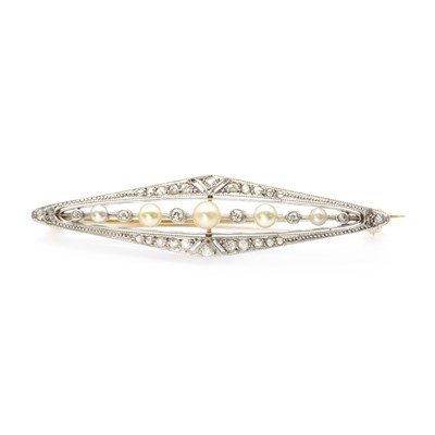 Lot 28 - A platinum Art Deco pearl and diamond brooch