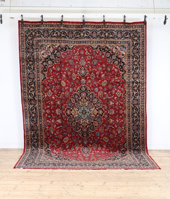 Lot 529 - A Kashan carpet