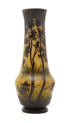 Lot 429 - A Daum style cameo glass vase