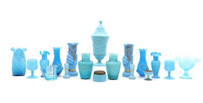 Lot 401 - A collection of blue glassware