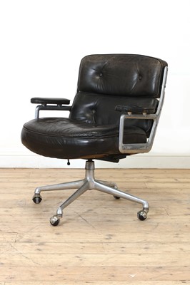 Lot 425 - A 'Time-Life' chair