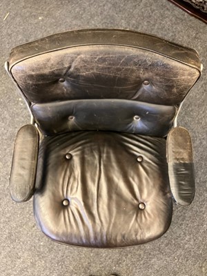 Lot 425 - A 'Time-Life' chair