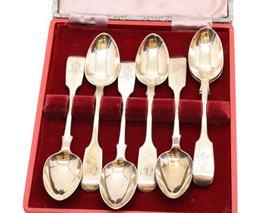 Lot 40 - A collection of cased silver flatware