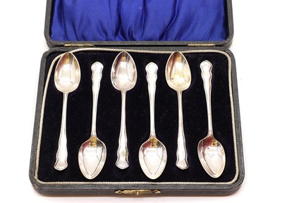 Lot 40 - A collection of cased silver flatware