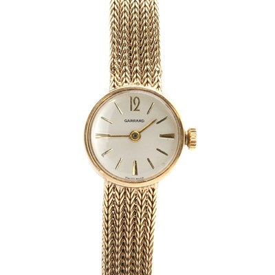 Lot 207 - A ladies' 9ct gold Garrard mechanical bracelet watch