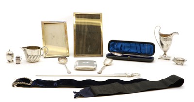 Lot 70 - A collection of silver items