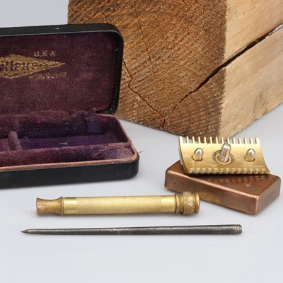 Lot 448 - A Special Operations Executive dagger