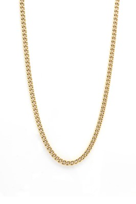 Lot 26 - A gold solid curb link chain