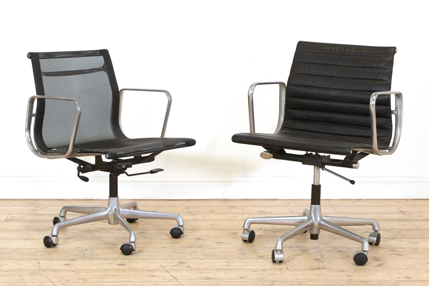 Lot 430 - A Herman Miller desk chair