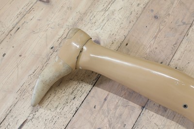 Lot 463 - An aluminium prosthetic leg