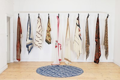 Lot 63 - A collection of vintage textiles
