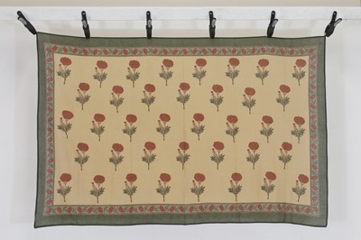 Lot 63 - A collection of vintage textiles