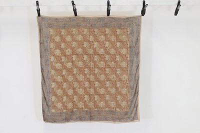 Lot 63 - A collection of vintage textiles